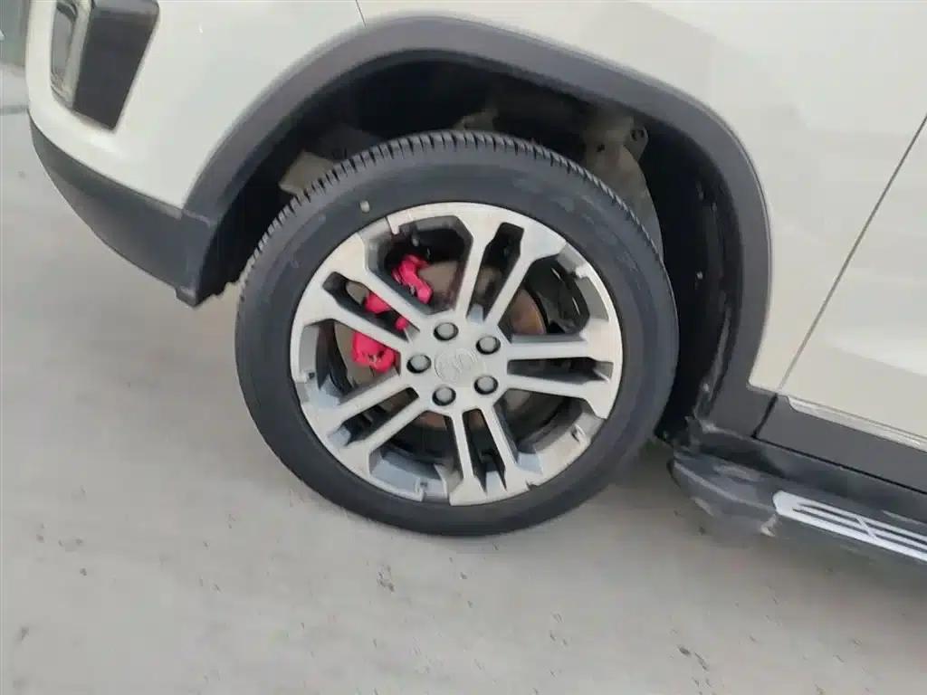 2016 Senova X35 1.5L Manual Deluxe Edition — миниатюра 23