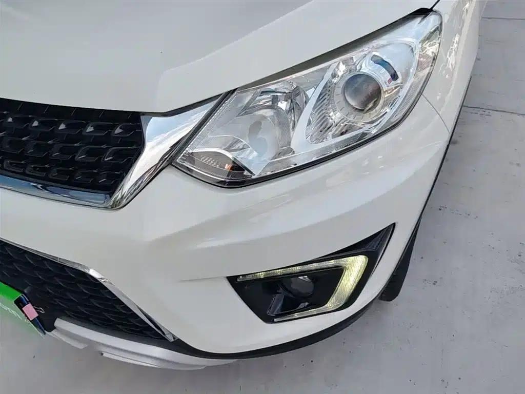 2016 Senova X35 1.5L Manual Deluxe Edition — миниатюра 24