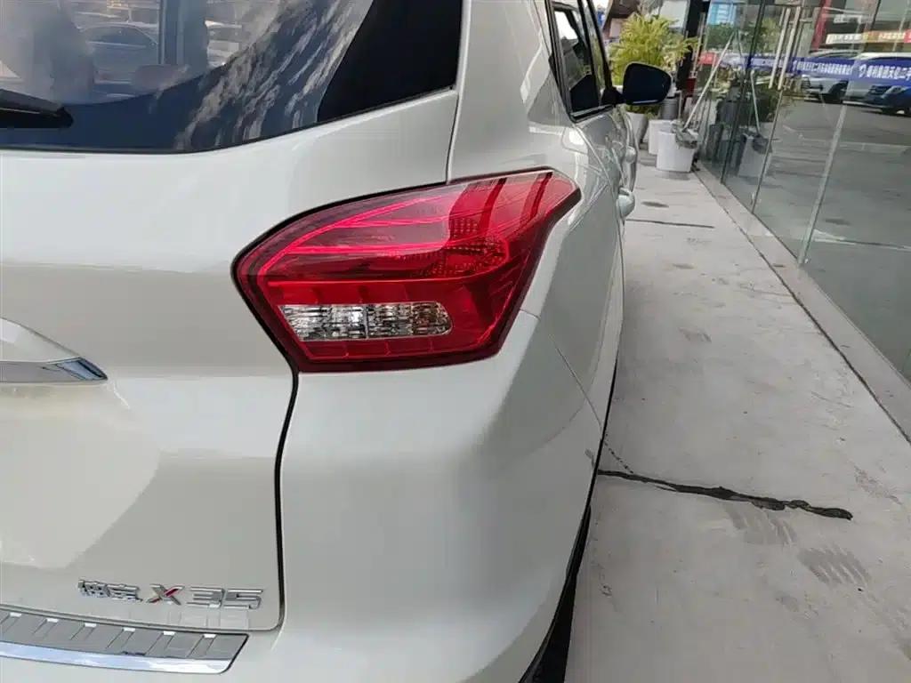 2016 Senova X35 1.5L Manual Deluxe Edition — миниатюра 8