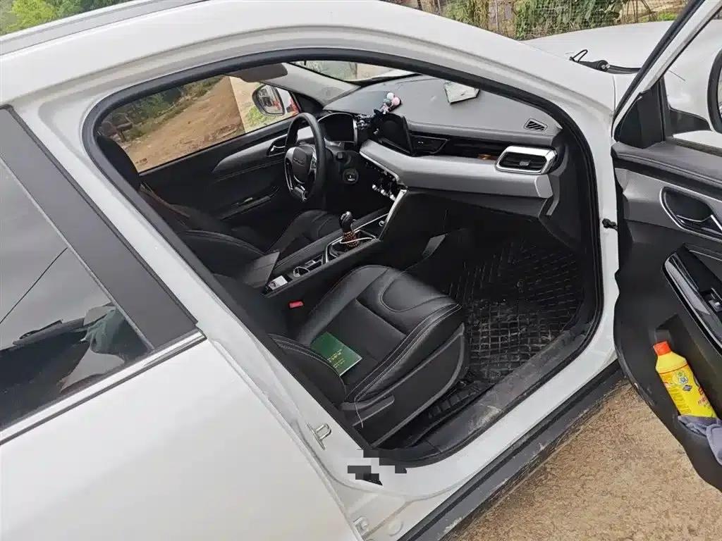 Beijing X3 2019 1.5T Manual Glory Edition — миниатюра 19