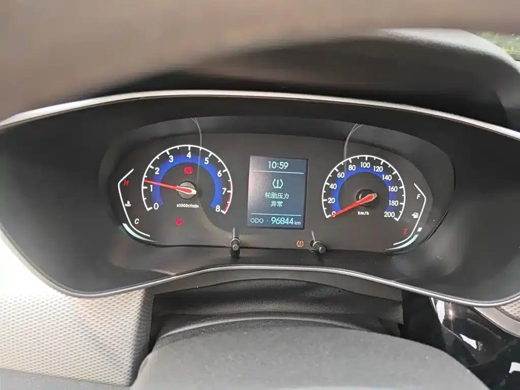 Beijing X3 2019 1.5T Manual Glory Edition — миниатюра 4