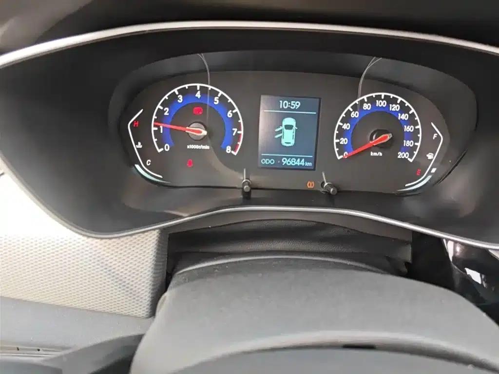 Beijing X3 2019 1.5T Manual Glory Edition — миниатюра 5