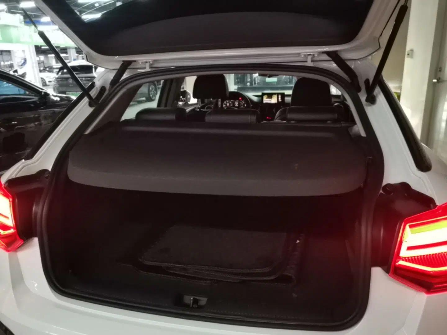 Audi Q2L e-tron 2019 Q2L e-tron Pure Electric Smart Enjoyment Model — миниатюра 22