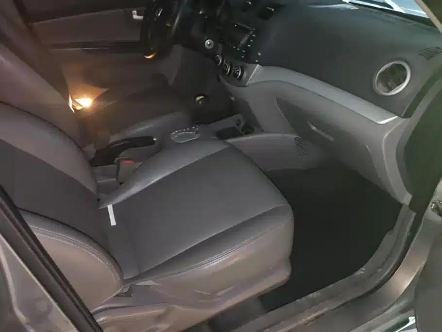 Yuexiang 2009 Sedan 1.5L Automatic Premium — миниатюра 8