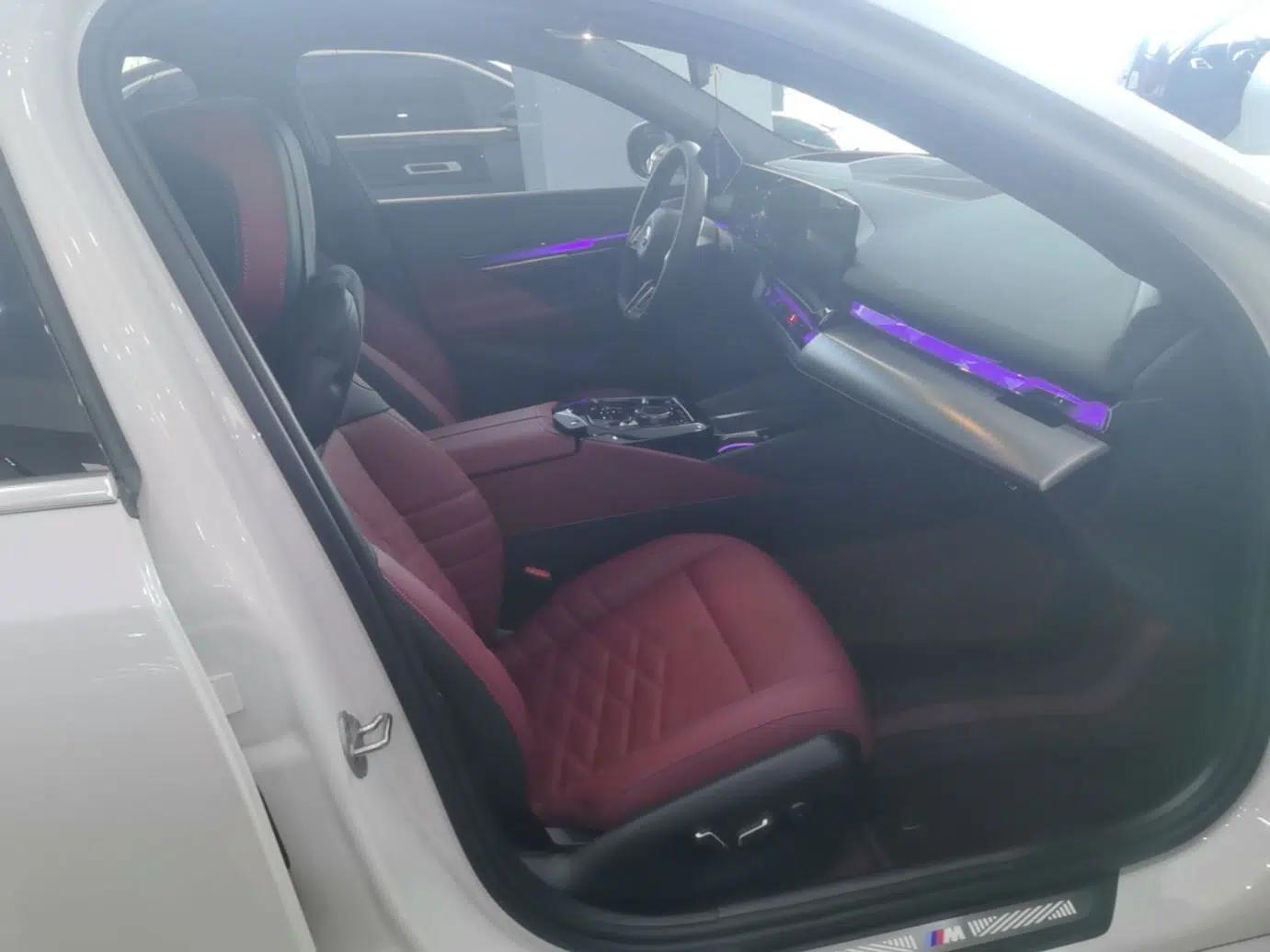 BMW i5 2025 eDrive 40L M Sport Package — миниатюра 23