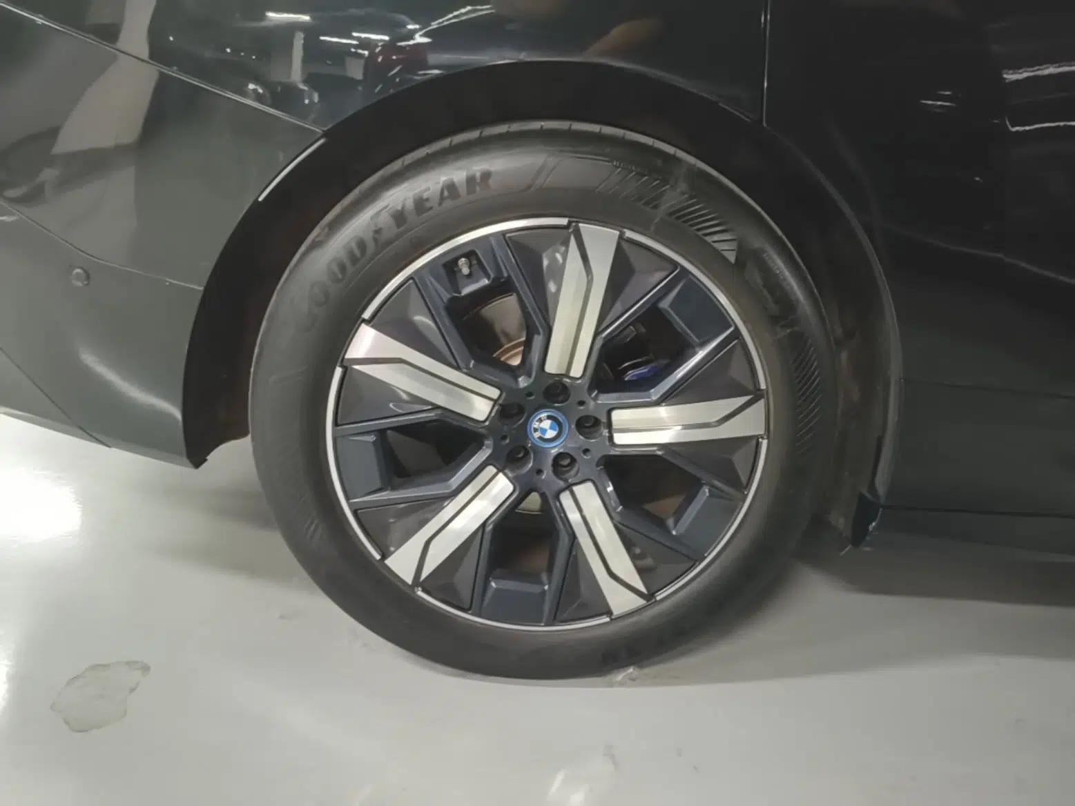 BMW iX 2023 Updated xDrive40 — миниатюра 10