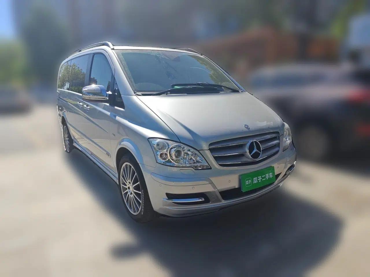 Mercedes-Benz Viano 2011 3.5L 125th Anniversary Edition 7 Seats — миниатюра 3