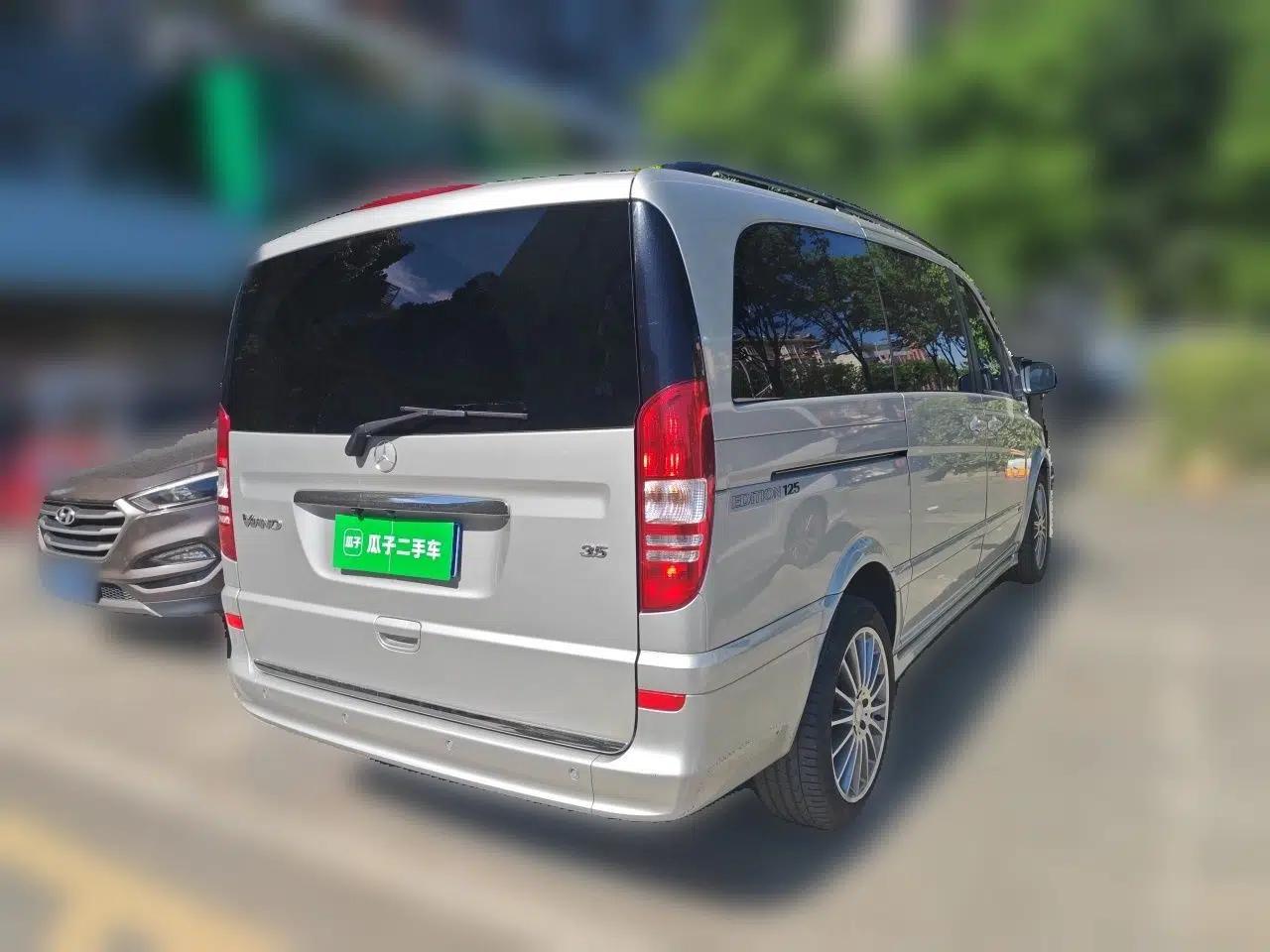 Mercedes-Benz Viano 2011 3.5L 125th Anniversary Edition 7 Seats — миниатюра 6