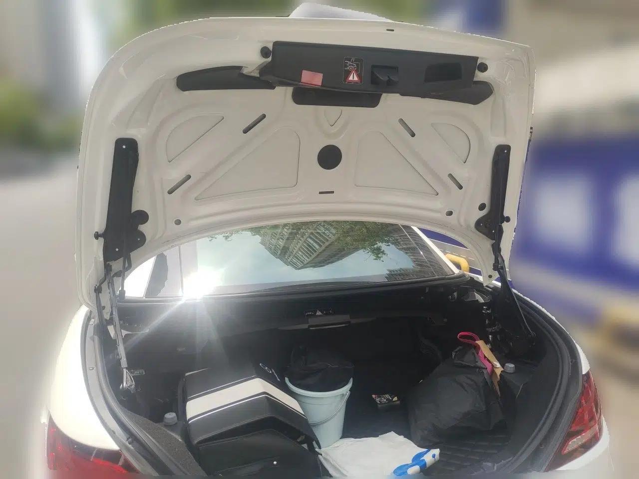 Mercedes-Benz SLC 2016 SLC 200 Fashion Model — миниатюра 20