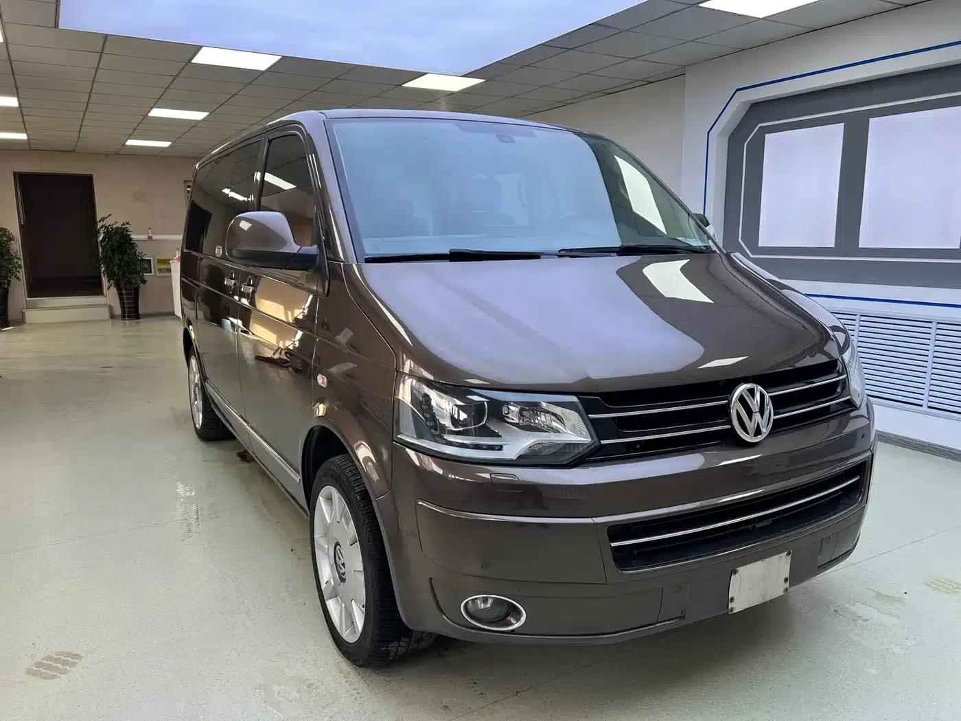 2014 Multivan 2.0TSI AWD Executive Edition — миниатюра 3