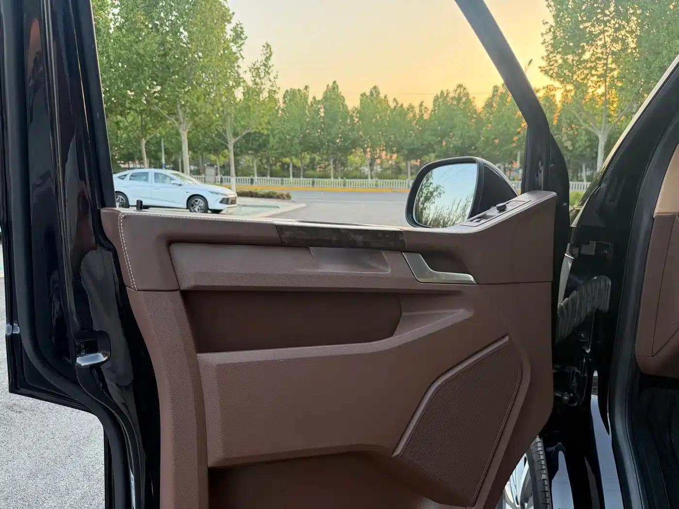Caravelle 2017 2.0TSI 4WD Luxury 7-Seater — миниатюра 13