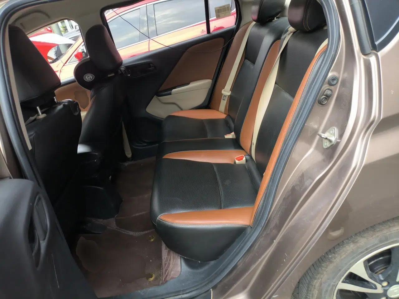 Honda Greiz 2016 1.5L CVT Classic Edition — миниатюра 18