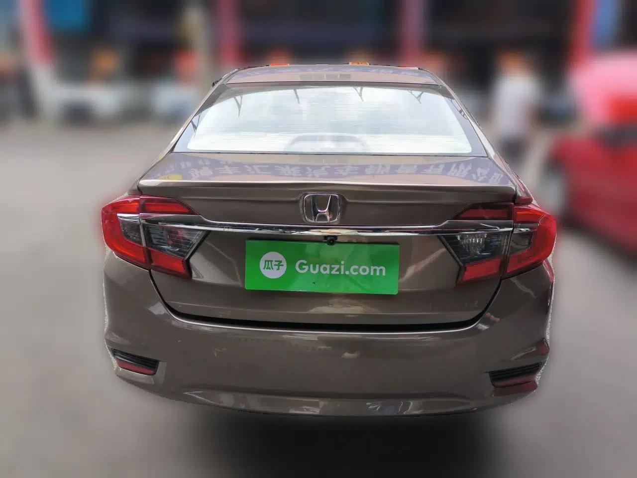 Honda Greiz 2016 1.5L CVT Classic Edition — миниатюра 5