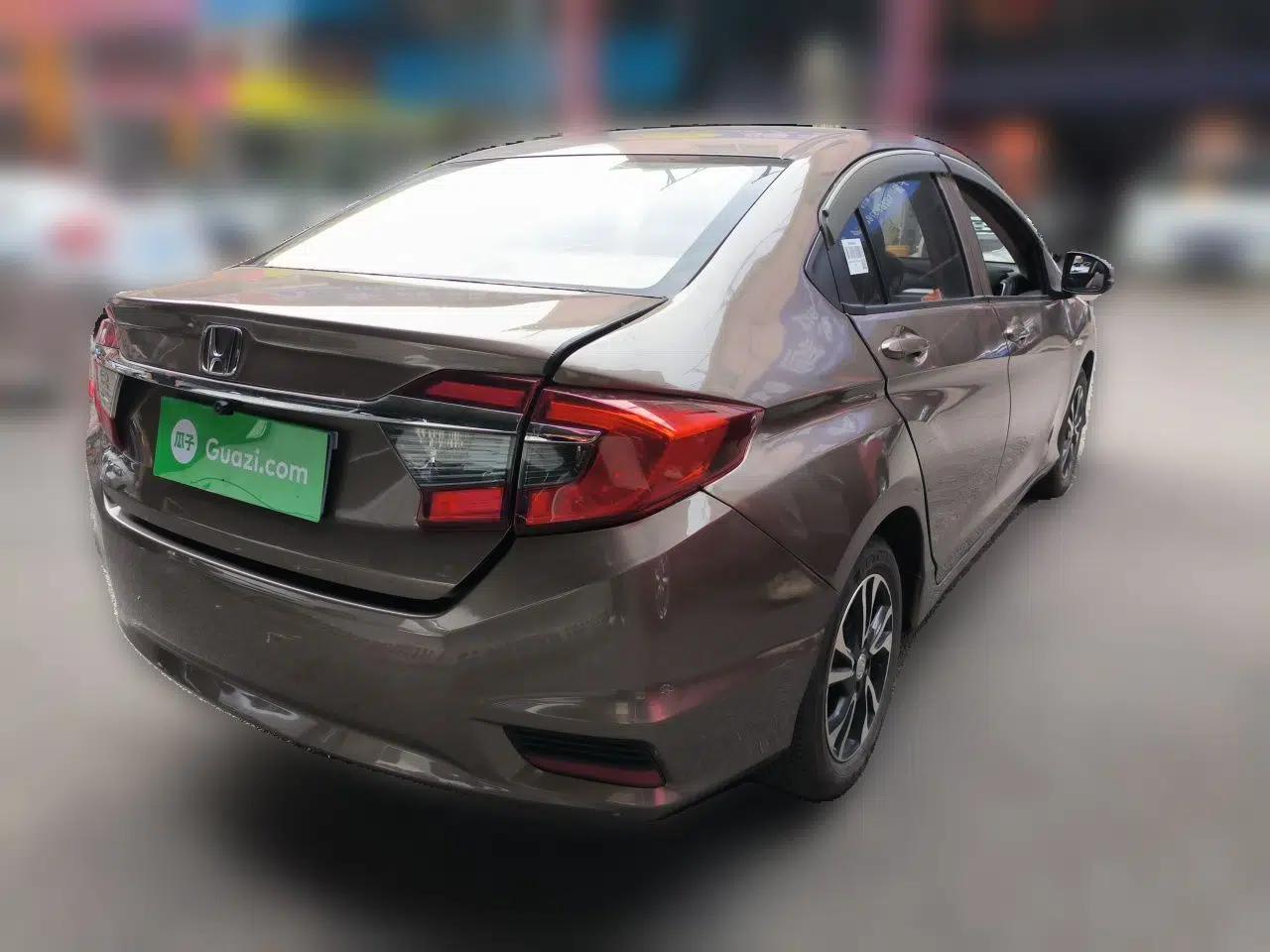 Honda Greiz 2016 1.5L CVT Classic Edition — миниатюра 6