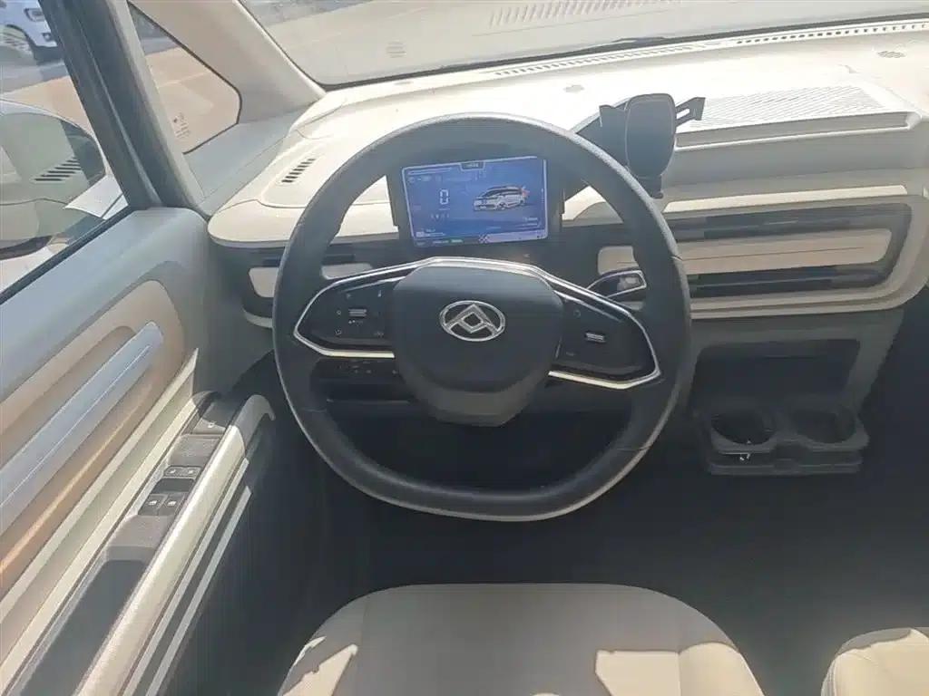 Dana V1 2025 Model V1+ Short Wheelbase Low Roof Multi-functional Version (42kWh) — миниатюра 11