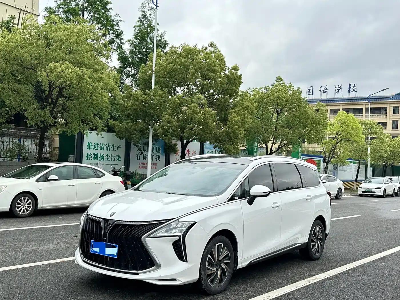 Fengxing Yacht 2022 1.5T DCT Wave Chaser Edition — миниатюра 1