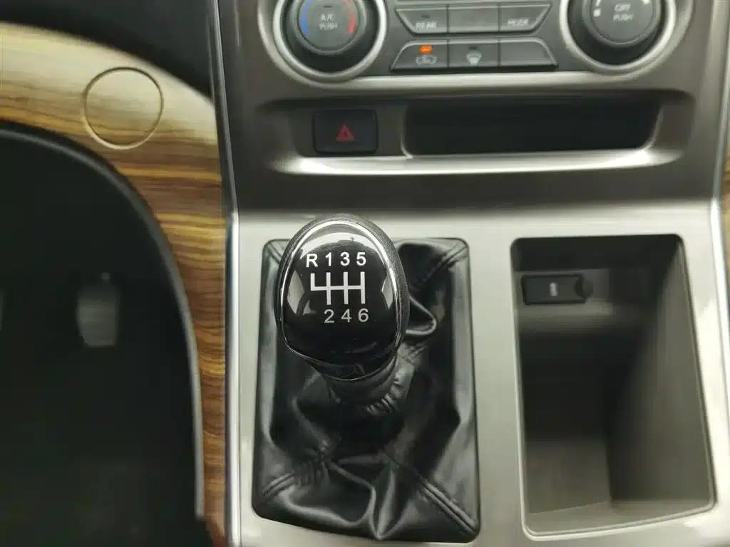 Lingzhi PLUS 2021 Touring Edition 2.0L Manual Deluxe 7-Seater — миниатюра 13