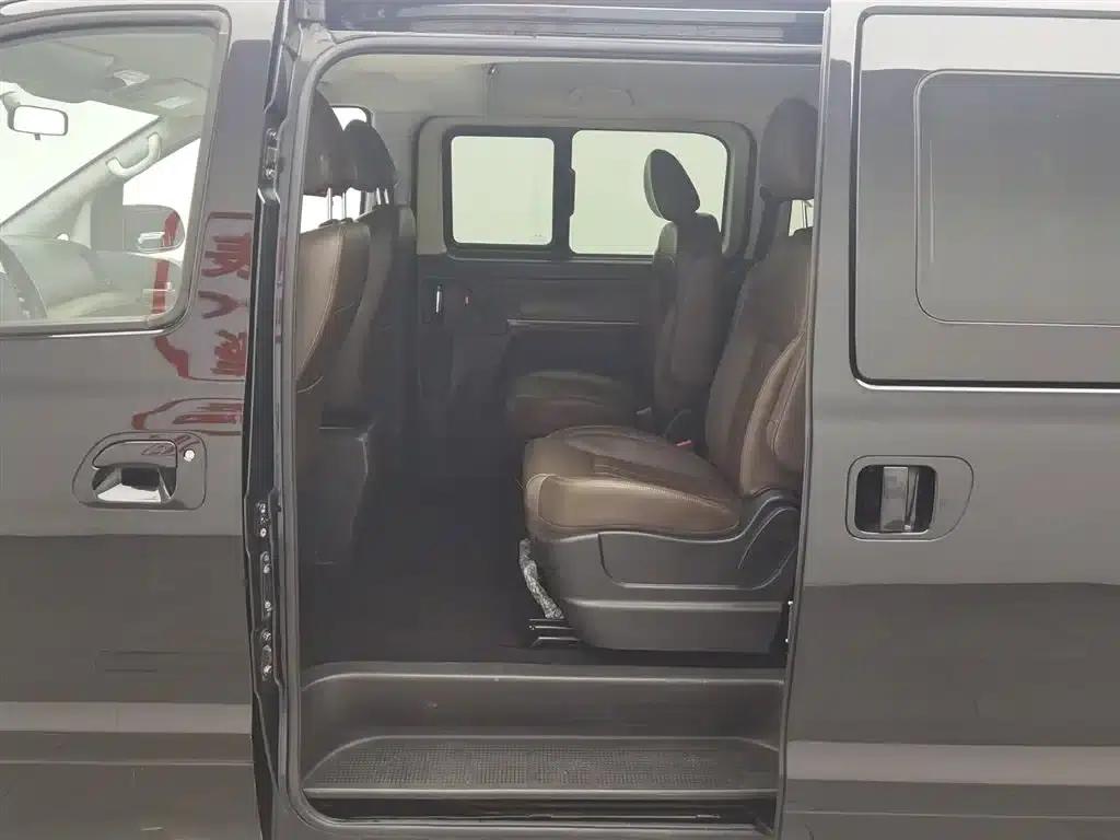Lingzhi PLUS 2021 Touring Edition 2.0L Manual Deluxe 7-Seater — миниатюра 15