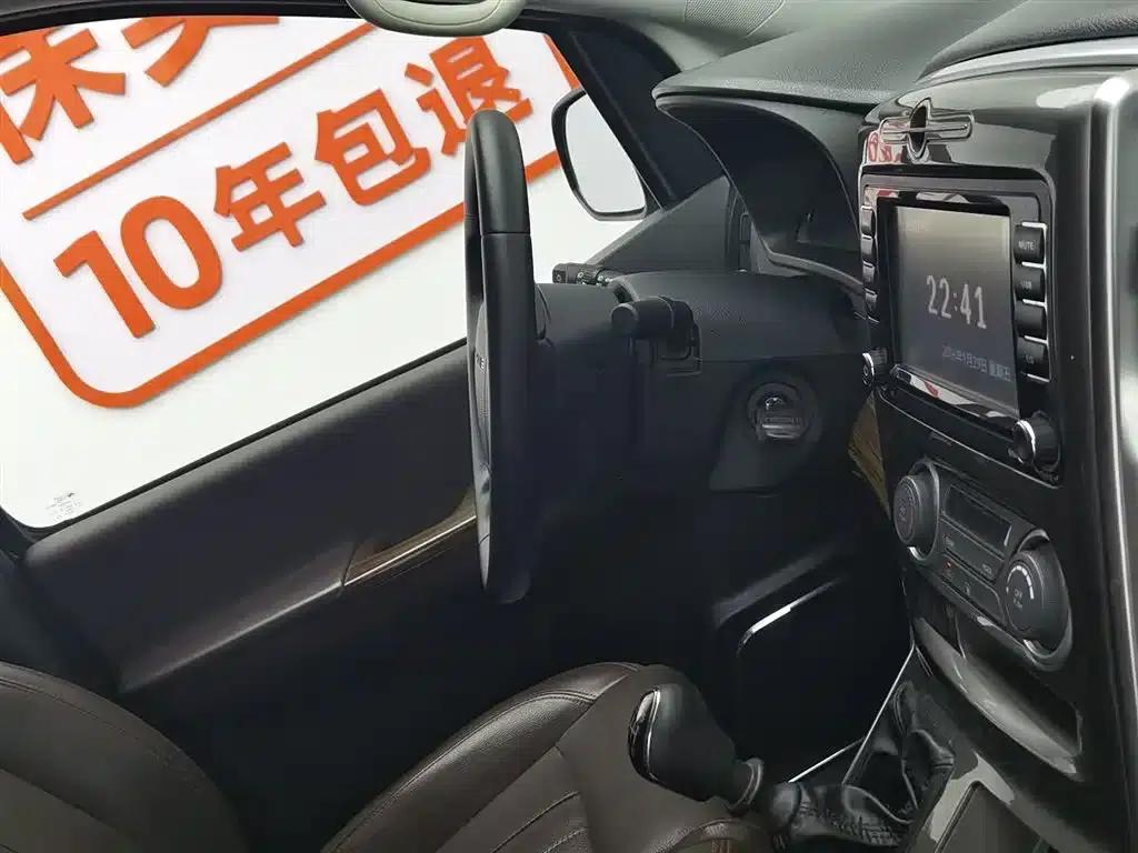 Lingzhi PLUS 2021 Touring Edition 2.0L Manual Deluxe 7-Seater — миниатюра 22