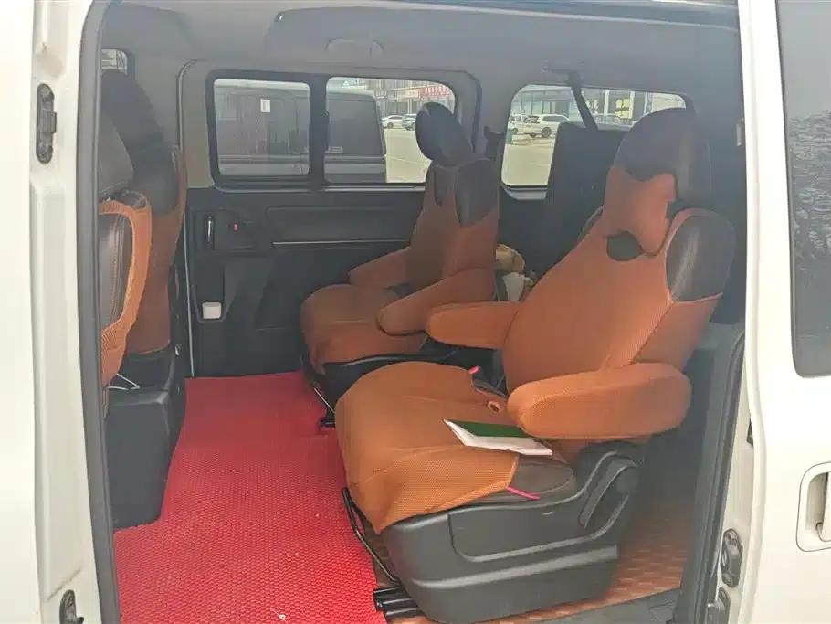 Lingzhi PLUS 2021 2.0L Manual Deluxe 7-Seater — миниатюра 11