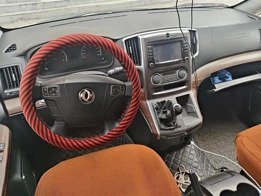 Lingzhi PLUS 2021 2.0L Manual Deluxe 7-Seater — миниатюра 12