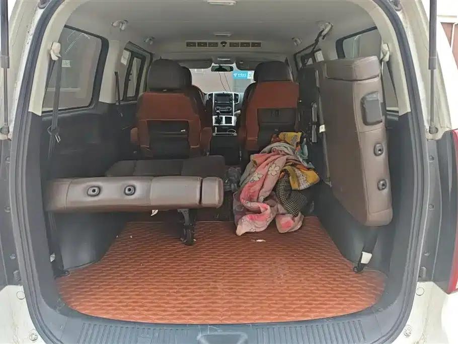 Lingzhi PLUS 2021 2.0L Manual Deluxe 7-Seater — миниатюра 4