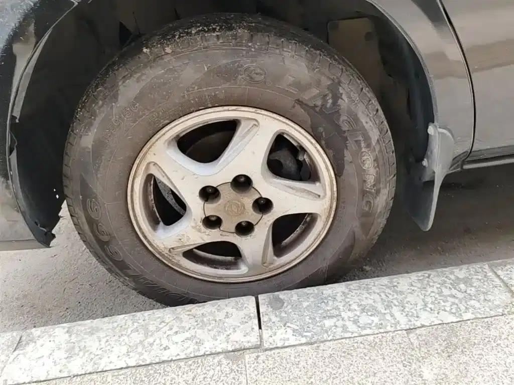 Lingzhi New Energy 2020 Long-Range Edition Comfort 7-Seater — миниатюра 23