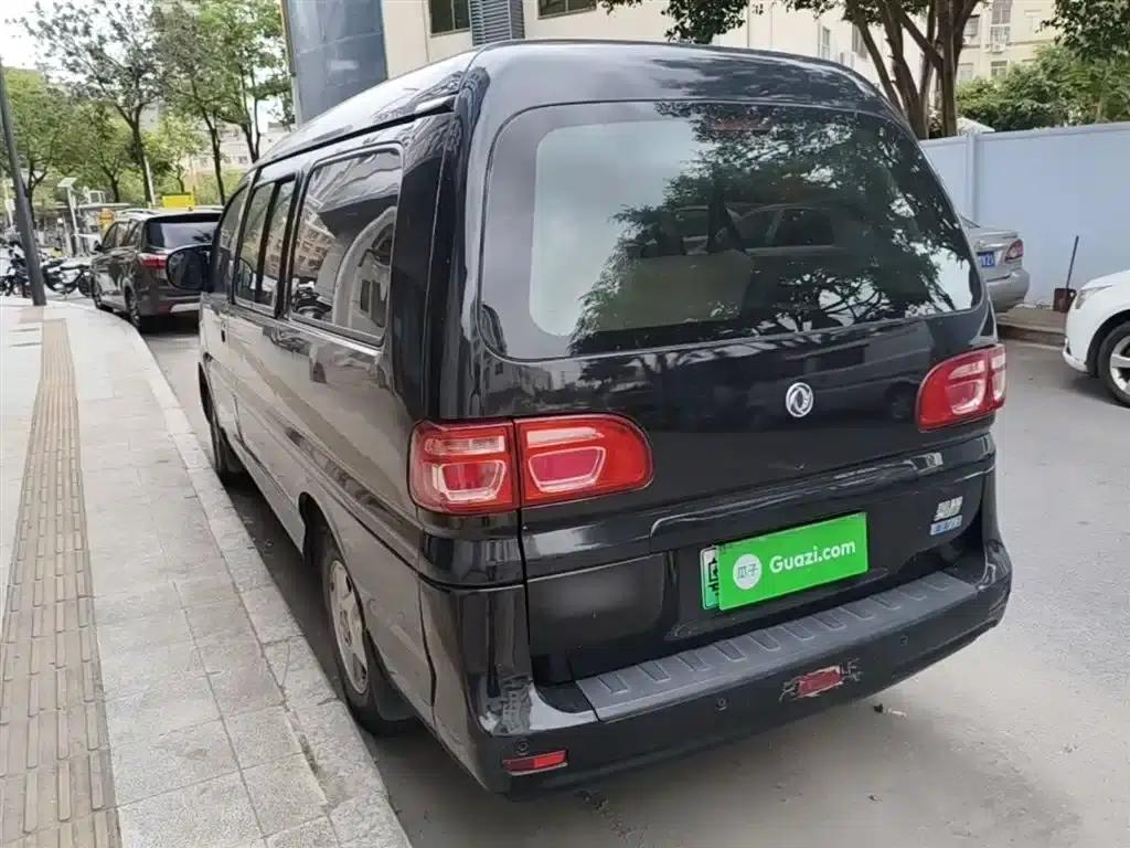 Lingzhi New Energy 2020 Long-Range Edition Comfort 7-Seater — миниатюра 5