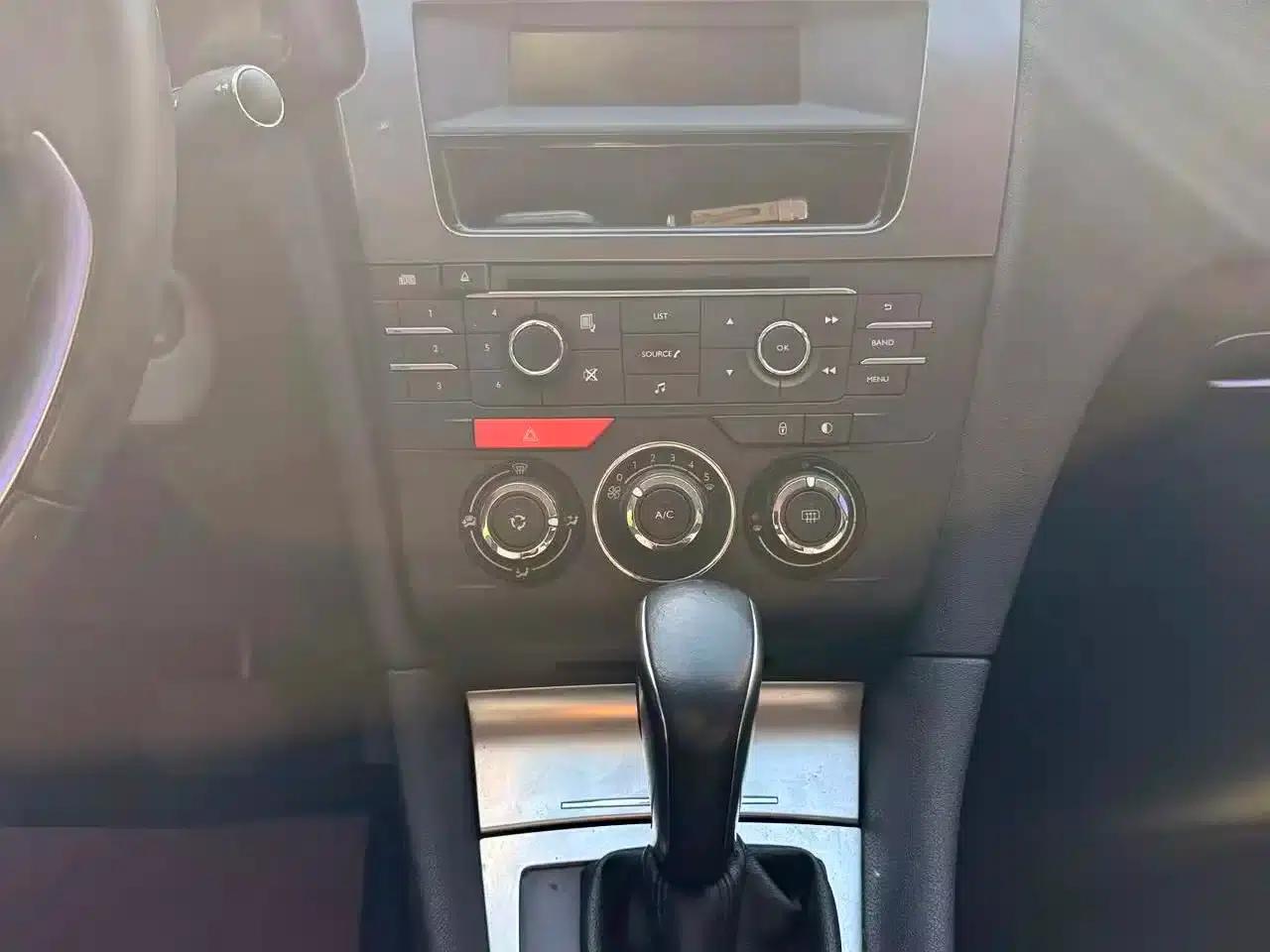 DS 5LS 2014 1.8L Automatic Comfort Edition VTi140 — миниатюра 17