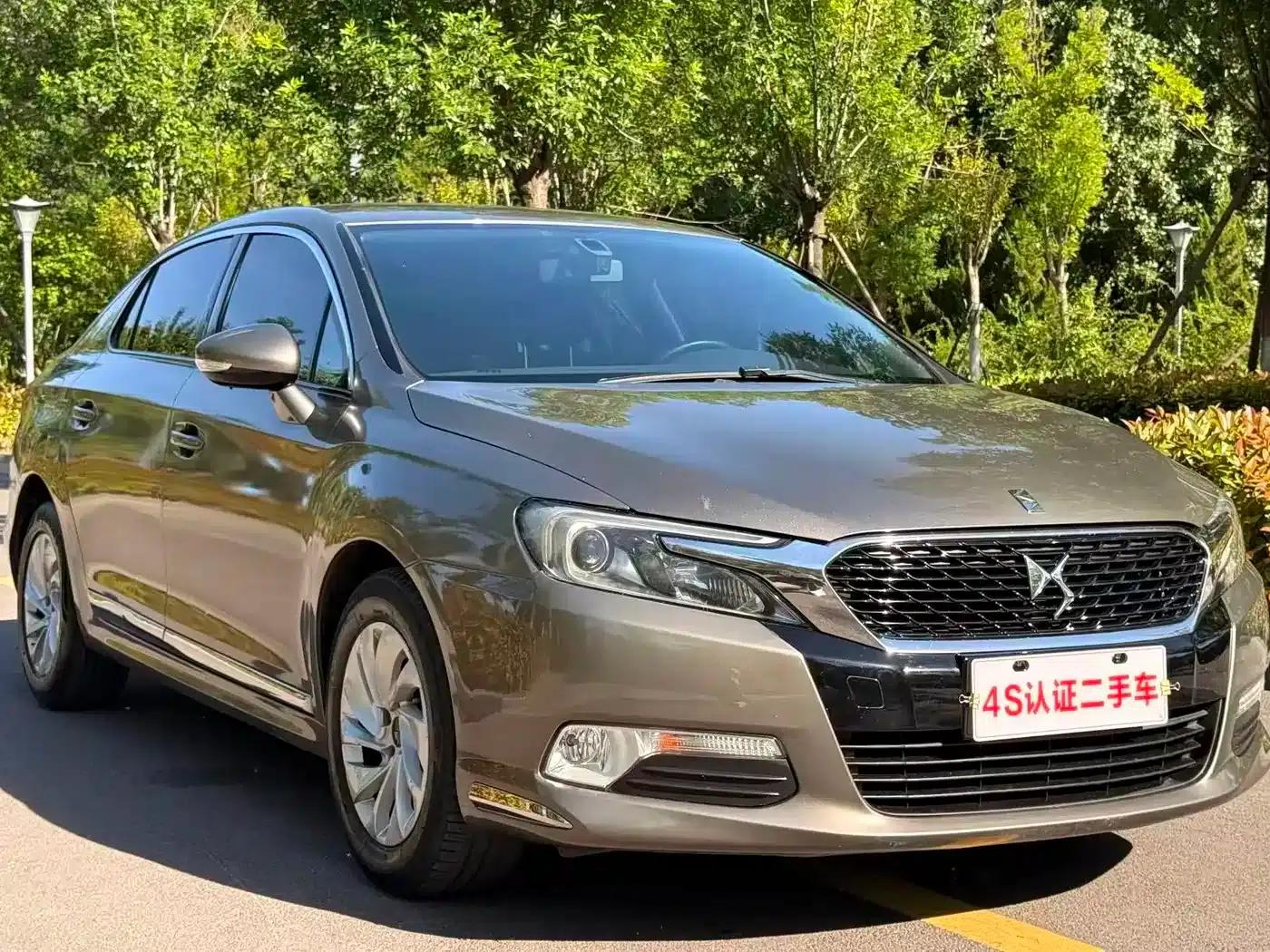 DS 5LS 2014 1.8L Automatic Comfort Edition VTi140 — миниатюра 4