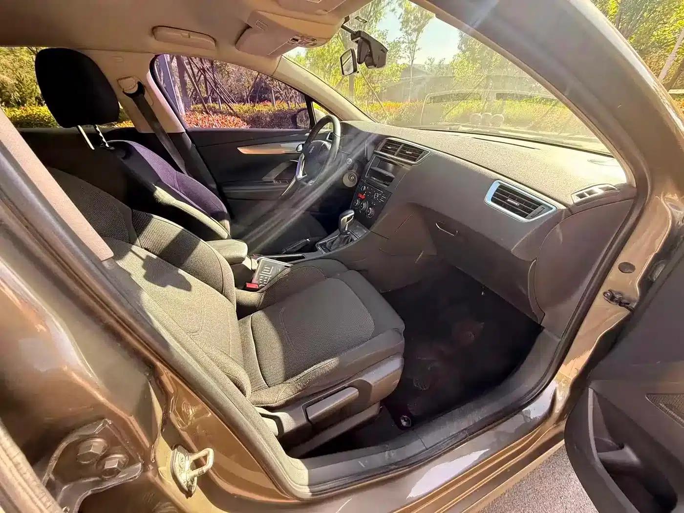 DS 5LS 2014 1.8L Automatic Comfort Edition VTi140 — миниатюра 5