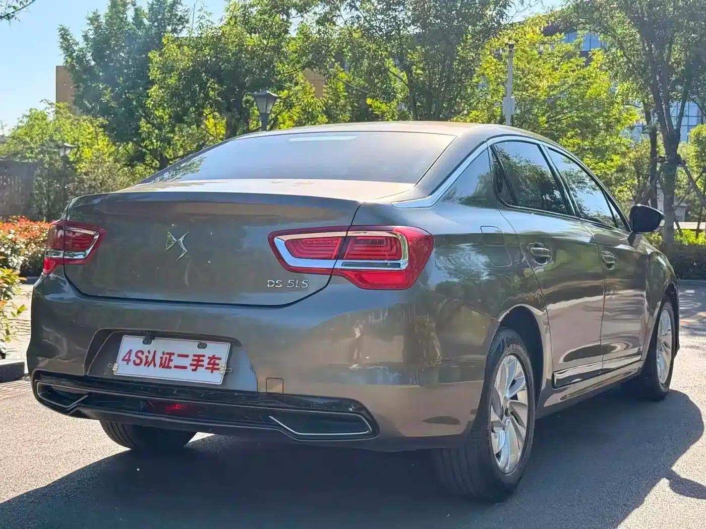 DS 5LS 2014 1.8L Automatic Comfort Edition VTi140 — миниатюра 7