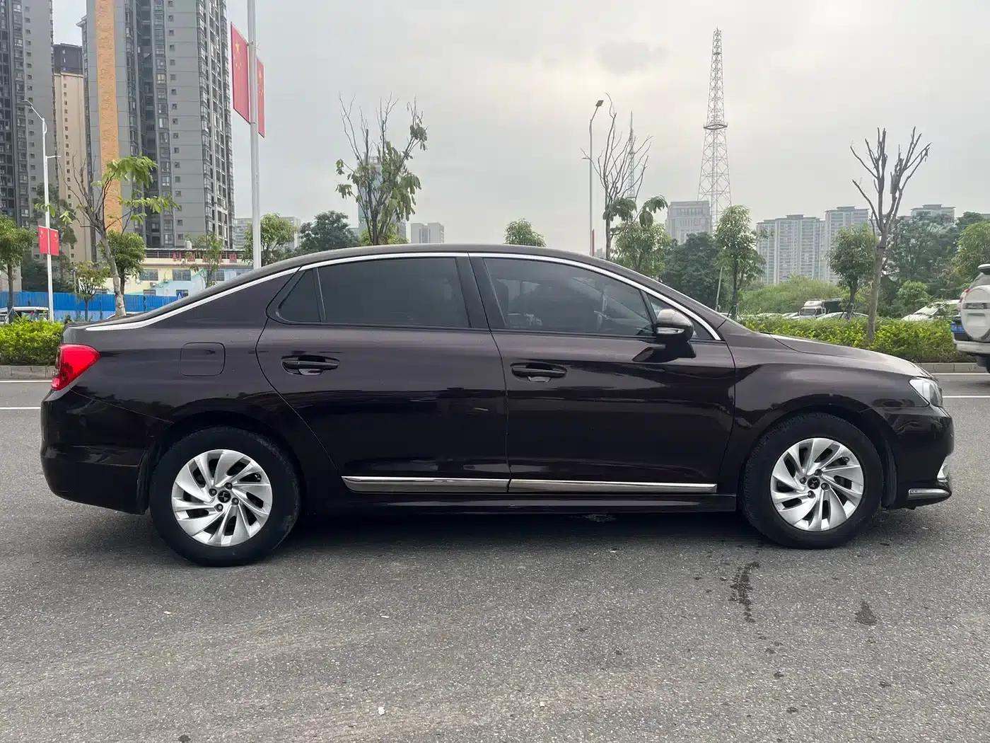 DS 5LS 2014 1.8L Automatic Comfort Edition VTi140 — миниатюра 5