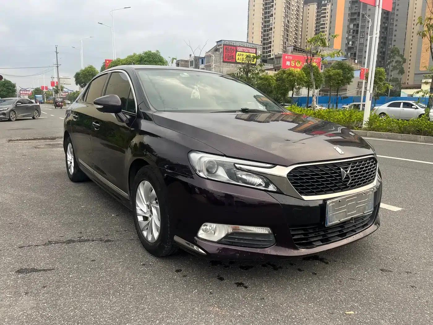 DS 5LS 2014 1.8L Automatic Comfort Edition VTi140 — миниатюра 6
