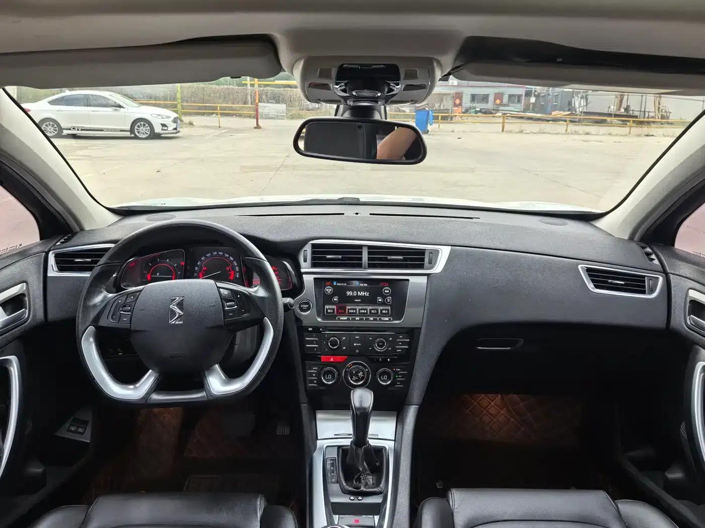 DS 6 2016 1.6T Luxury Edition THP160 — миниатюра 9