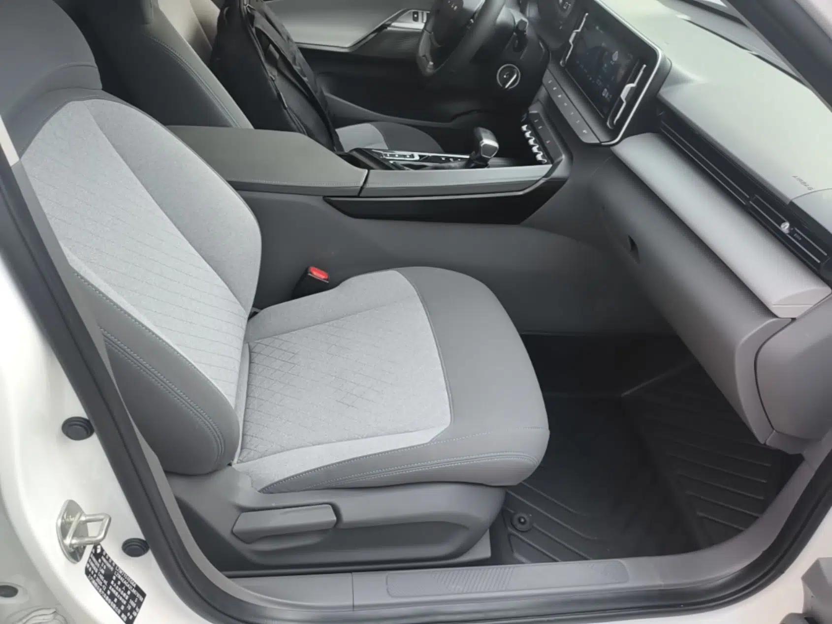 Baojun RC-5 2020 1.5L CVT Smart Elite Edition — миниатюра 23