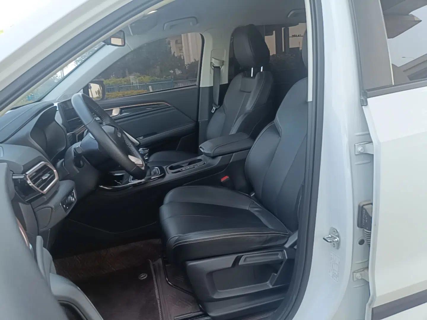 Baojun RS-5 2019 1.5T Manual Super Connected Luxury Edition China VI — миниатюра 17