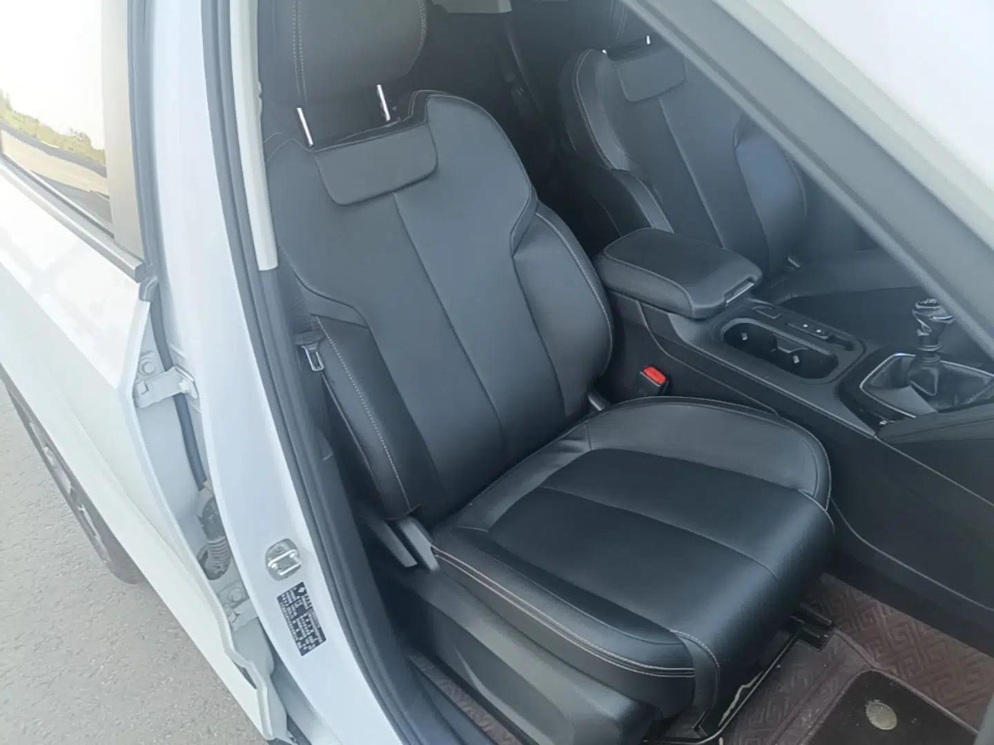 Baojun RS-5 2019 1.5T Manual Super Connected Luxury Edition China VI — миниатюра 23