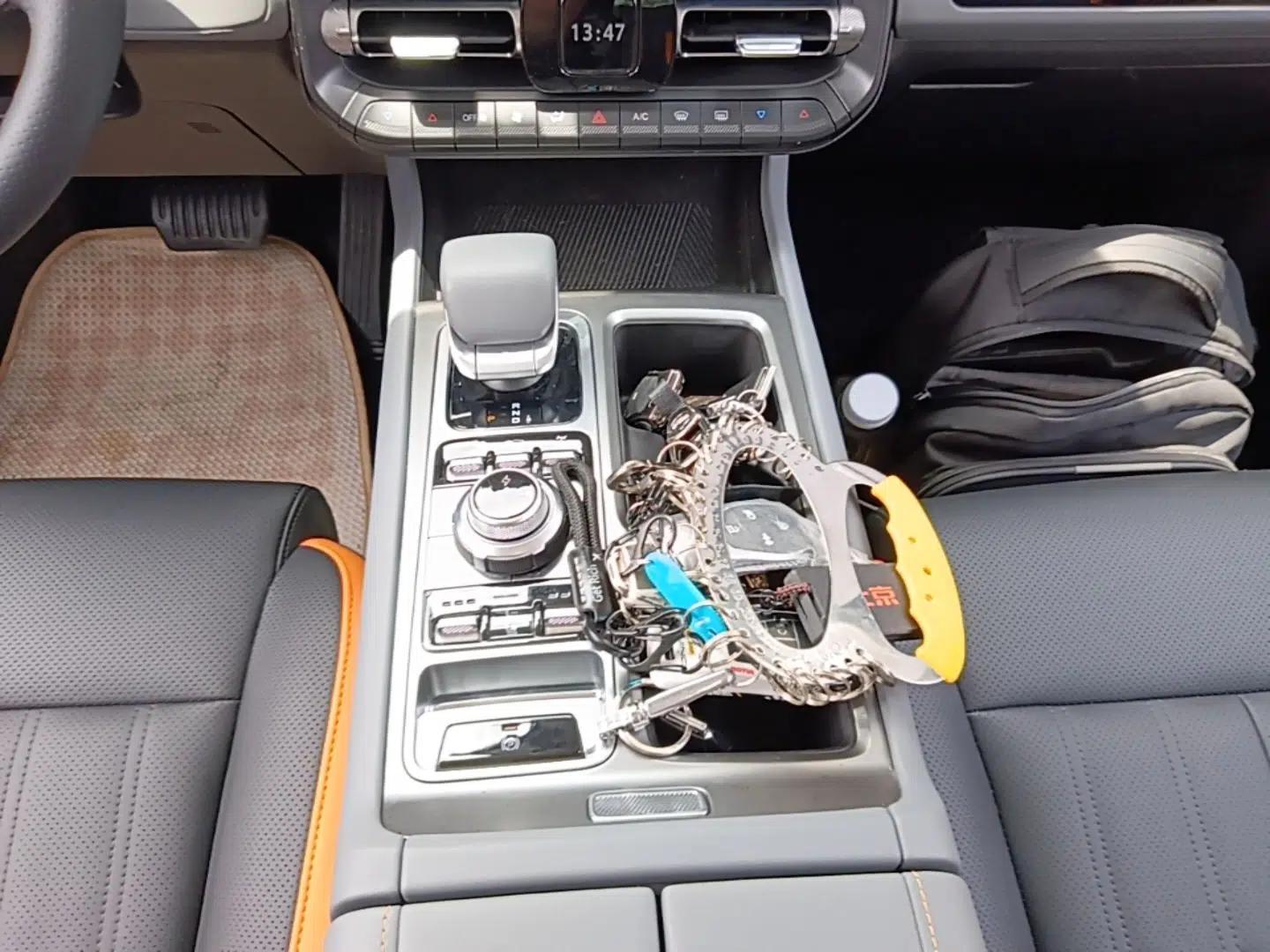 BAIC Off-Road BJ40 Electric Drive 2025 Standard Edition — миниатюра 17