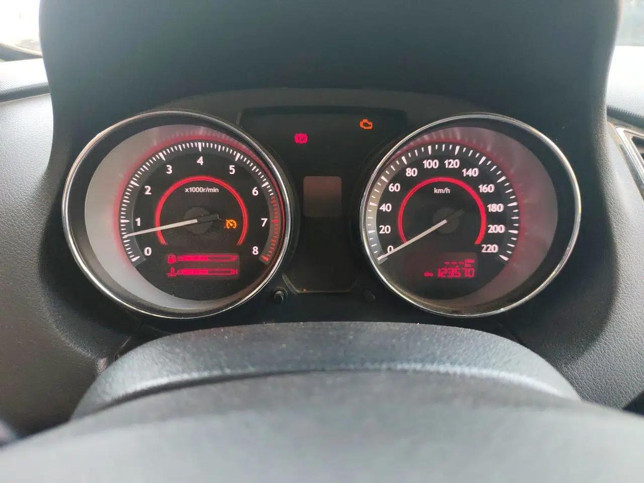 Bestune B50 2011 1.6L manual sunroof version — миниатюра 12