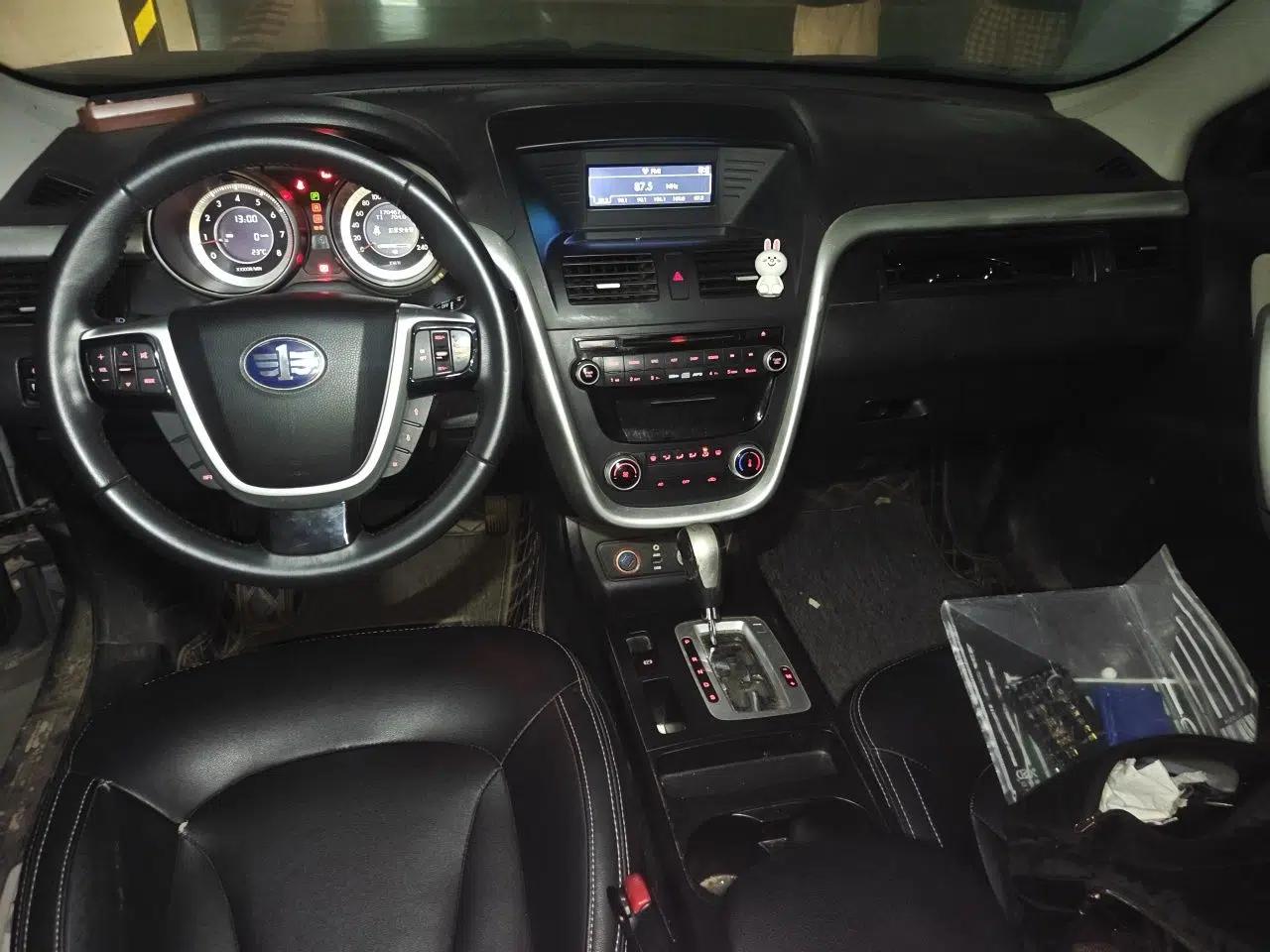 Bestune X80 2013 2.0L automatic comfort version — миниатюра 10