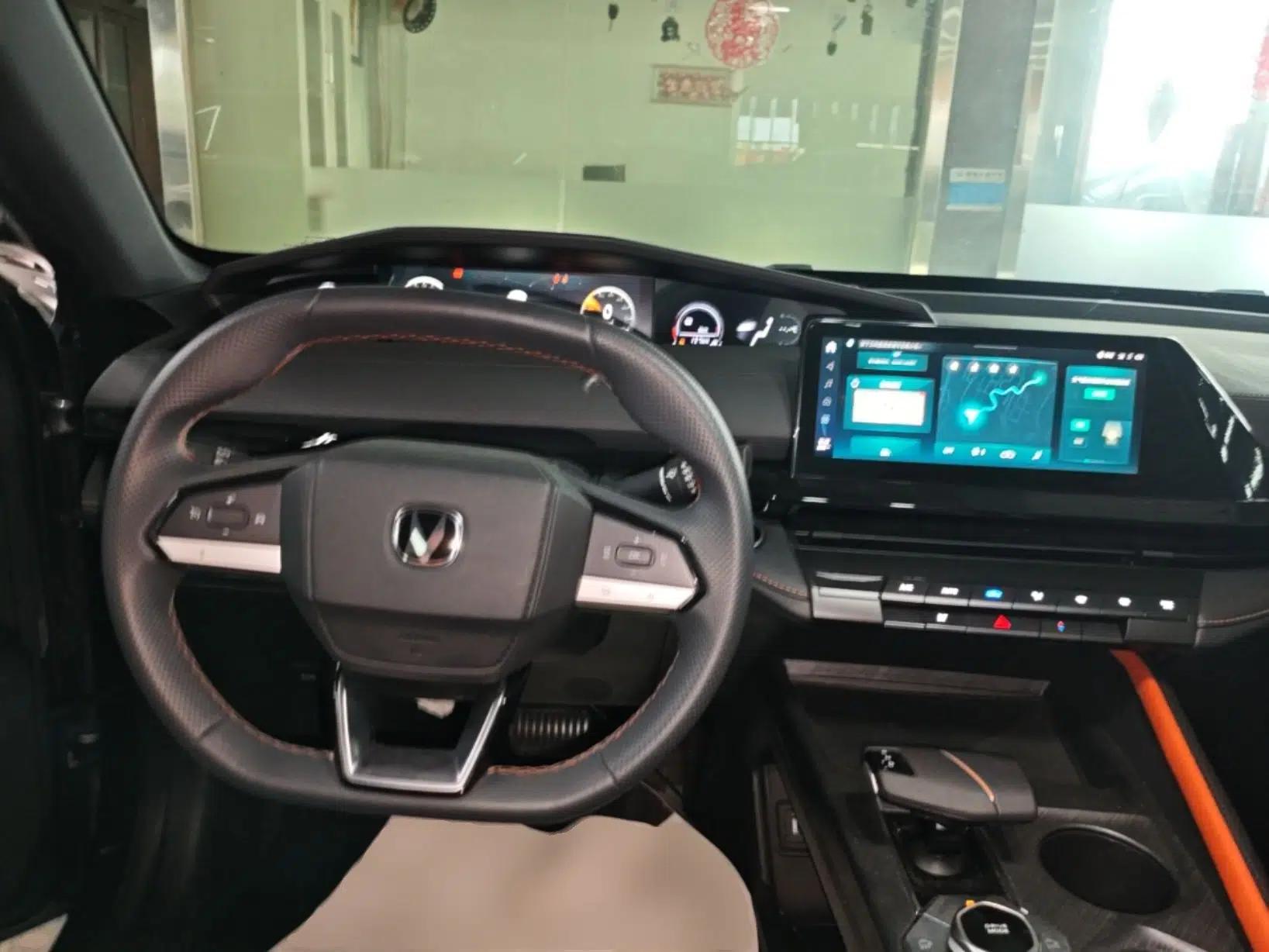 CHANGAN UNI-V iDD 2023 ZhiDian iDD 1.5T 113km Smart & Fun Version — миниатюра 13