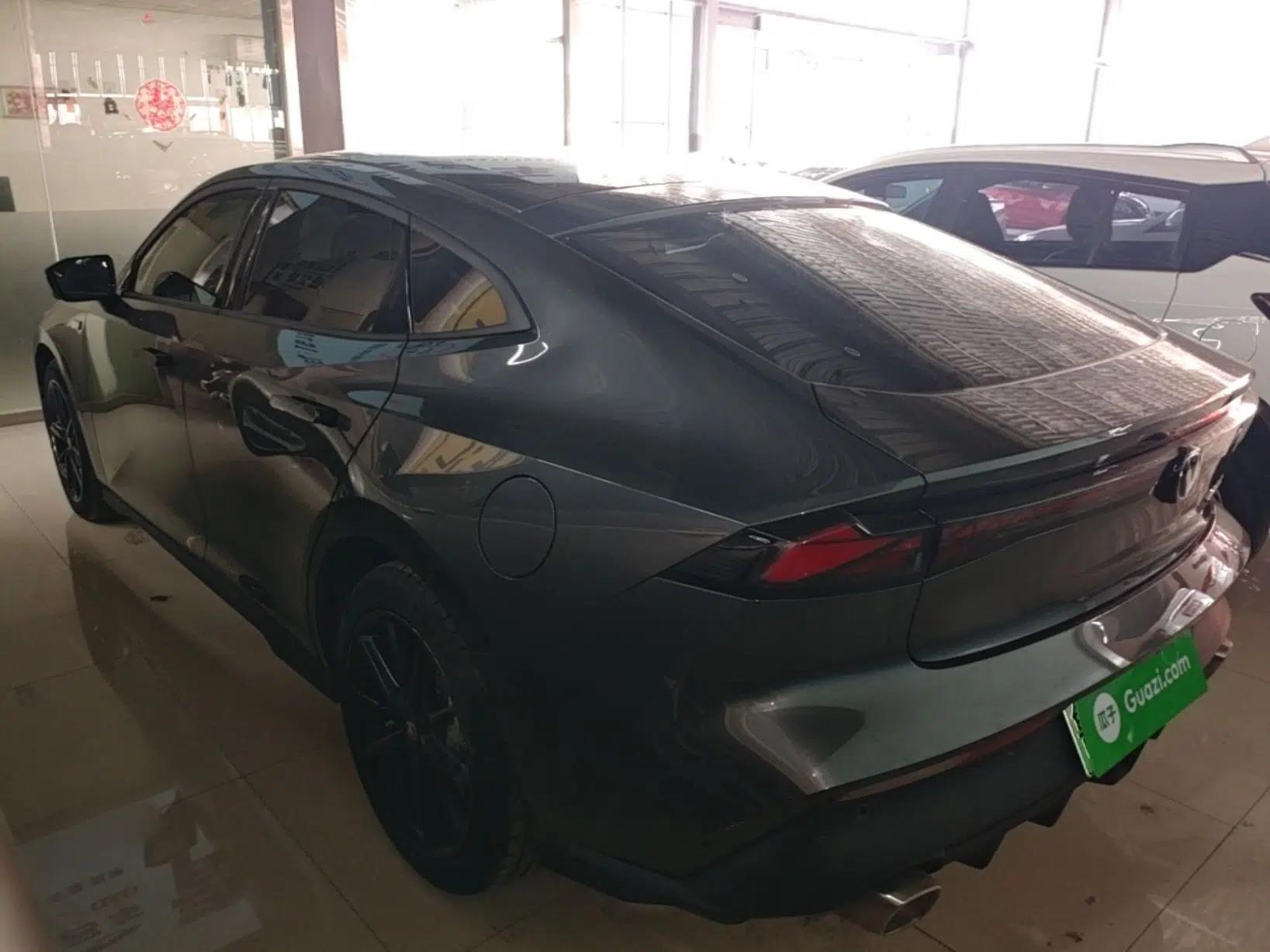 CHANGAN UNI-V iDD 2023 ZhiDian iDD 1.5T 113km Smart & Fun Version — миниатюра 4