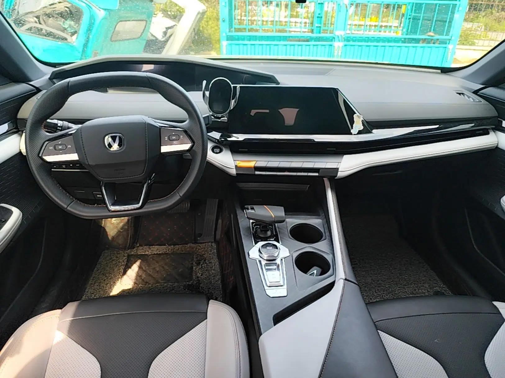 CHANGAN UNI-V iDD 2024 Blue Whale Smart Electric iDD 136km Luxury Model — миниатюра 12
