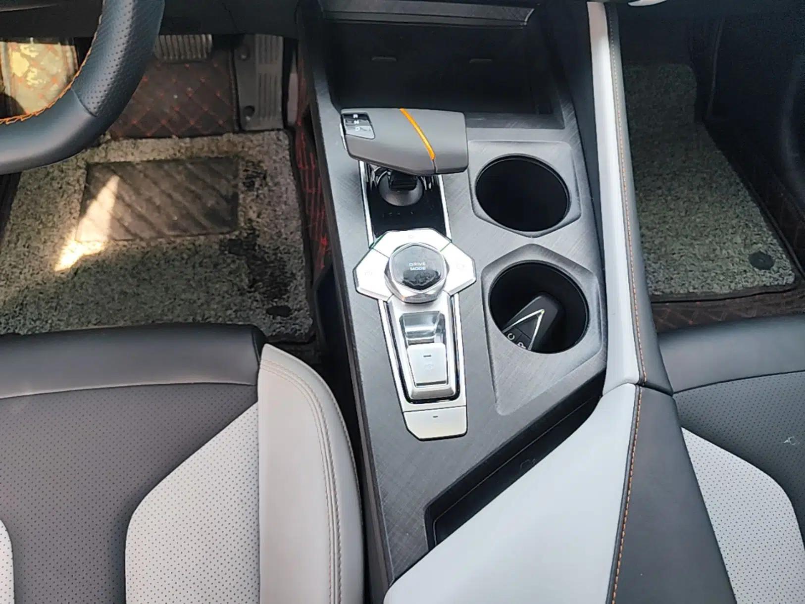 CHANGAN UNI-V iDD 2024 Blue Whale Smart Electric iDD 136km Luxury Model — миниатюра 16