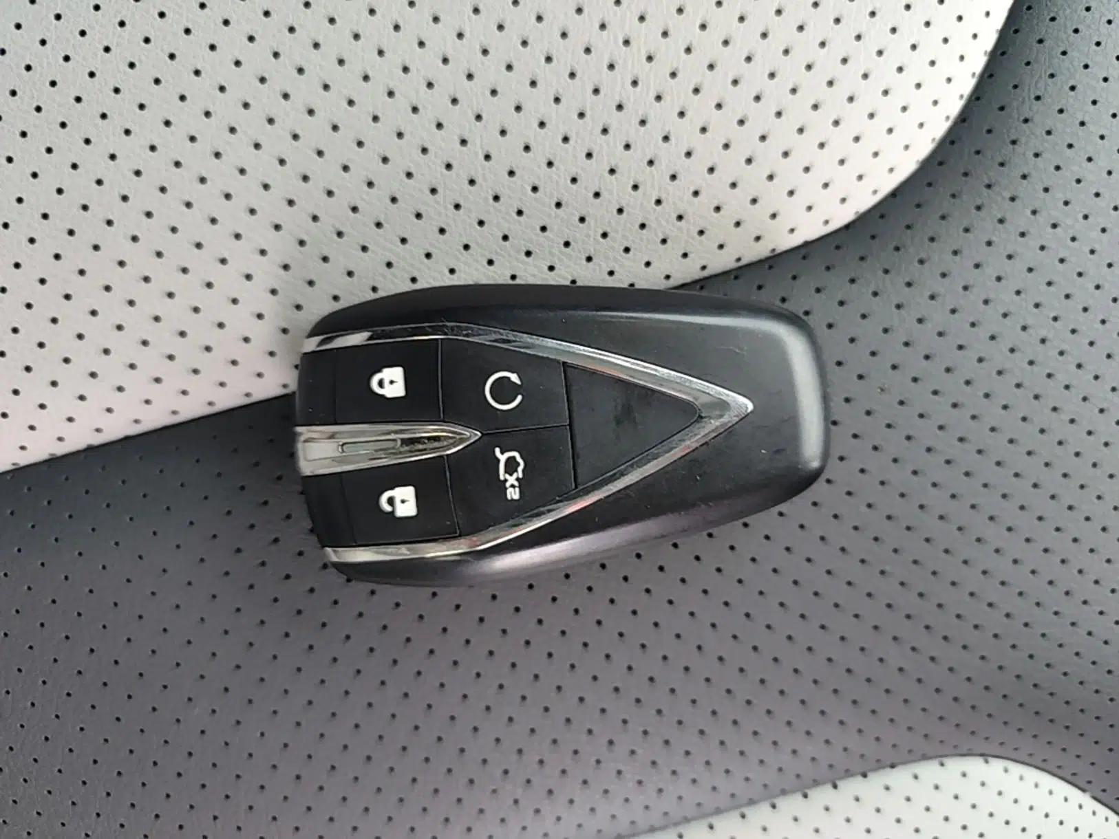 CHANGAN UNI-V iDD 2024 Blue Whale Smart Electric iDD 136km Luxury Model — миниатюра 22