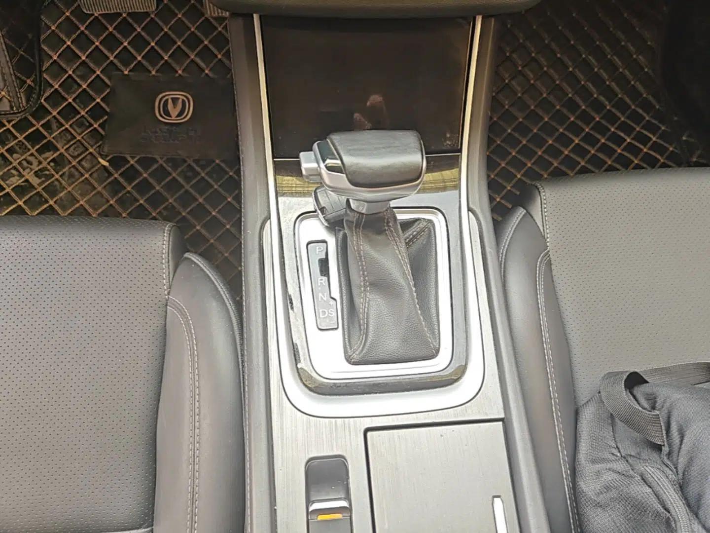 CHANGAN Ruicheng CC 2021 Blue Whale Edition 1.5T DCT Luxury Model — миниатюра 17