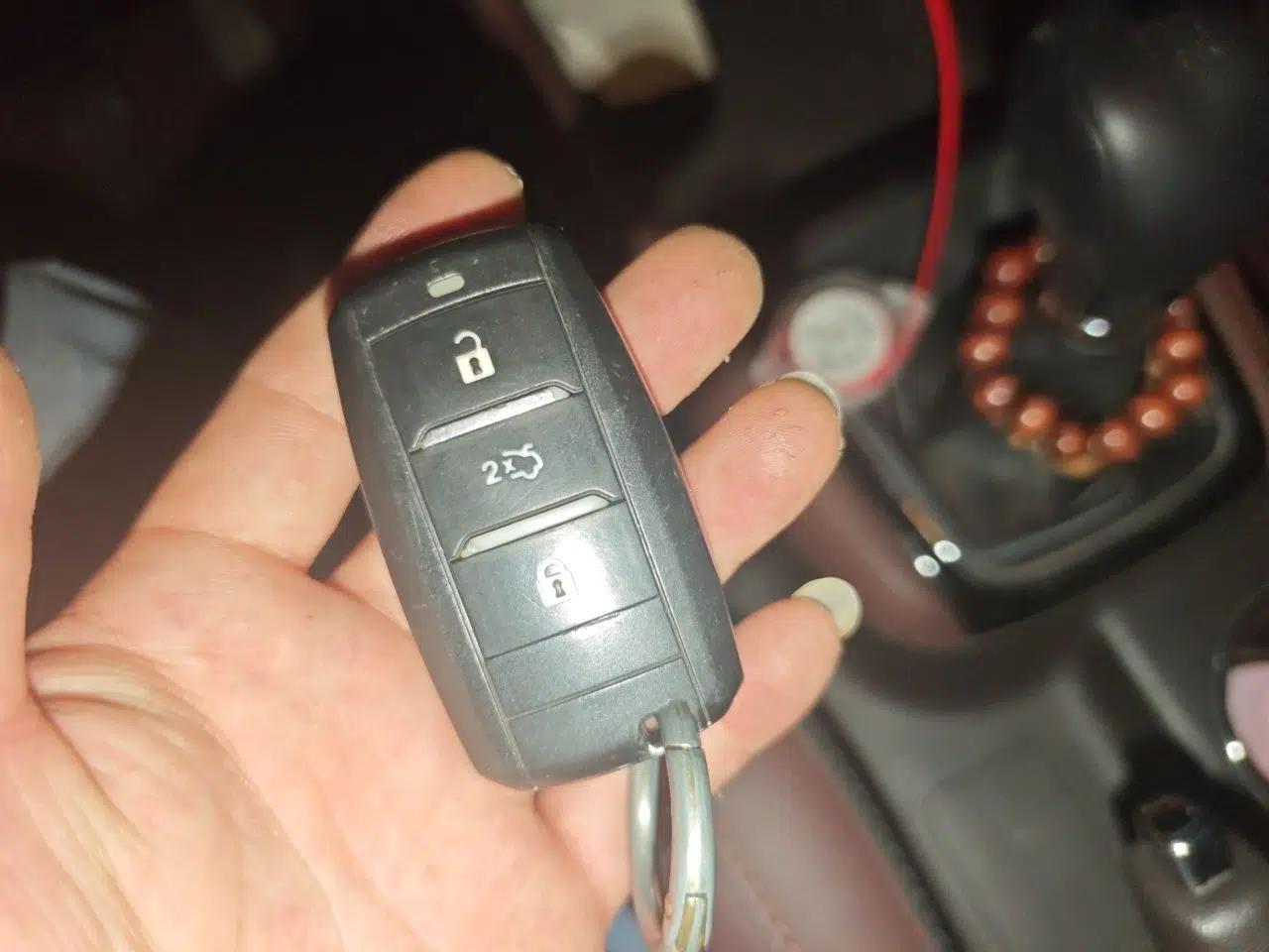 CHANGAN Lingxuan 2017 1.6L Manual Elite Model — миниатюра 9