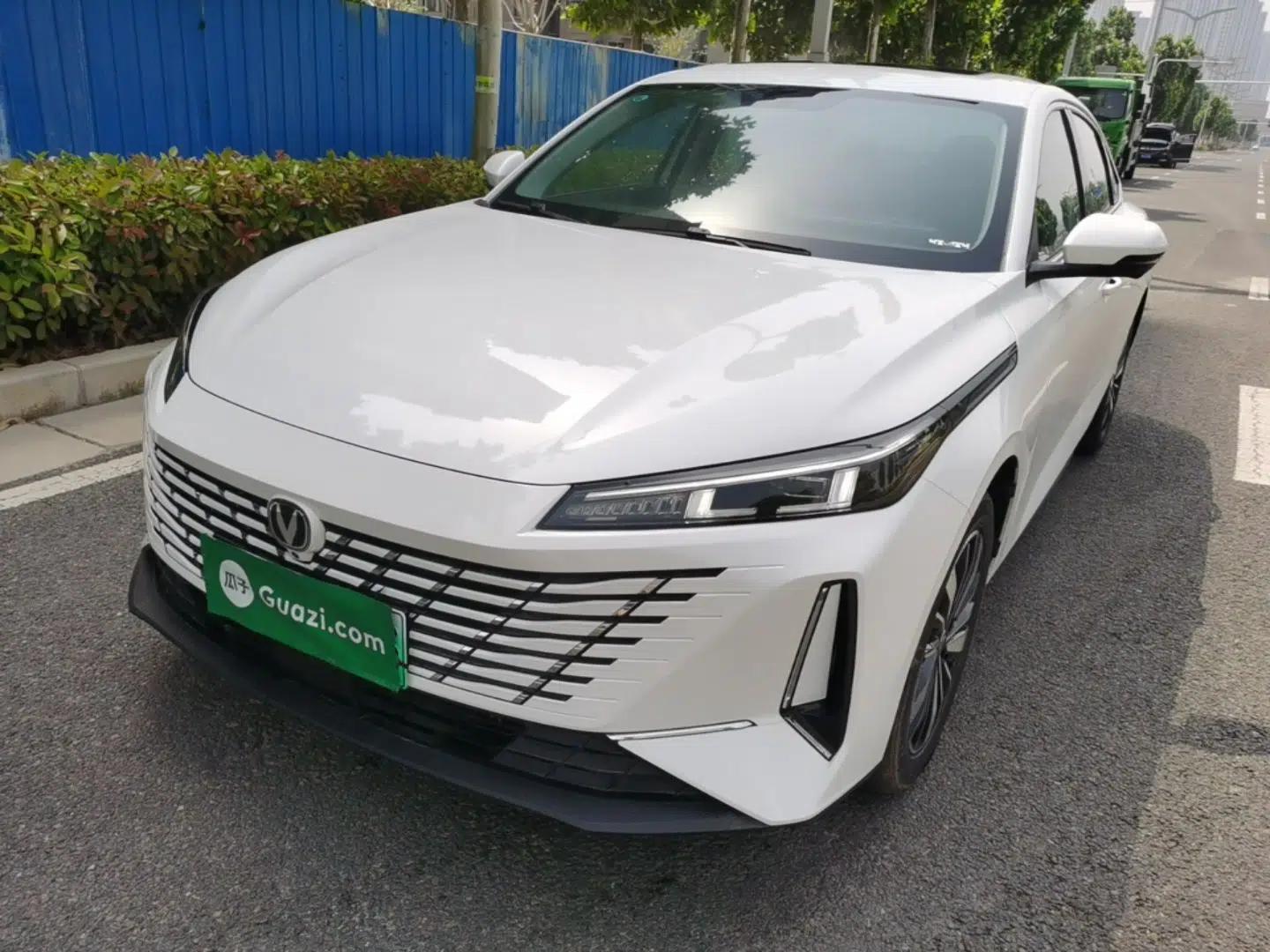 CHANGAN Eado PHEV 2025 Smart New Blue Whale 145KM Battleship Edition — миниатюра 1