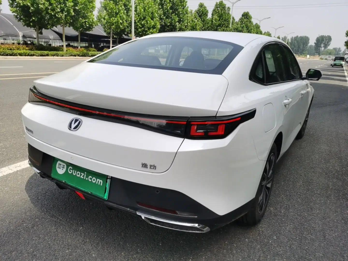 CHANGAN Eado PHEV 2025 Smart New Blue Whale 145KM Battleship Edition — миниатюра 6